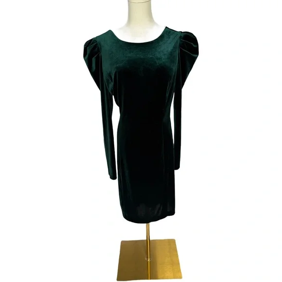 green emerald velvet dress Amazon.com: Vince Camuto Velvet Ruched Bodycon with Gathered Long Sleeve  Hunter 2 : Clothing, Shoes & Jewelry main image 1